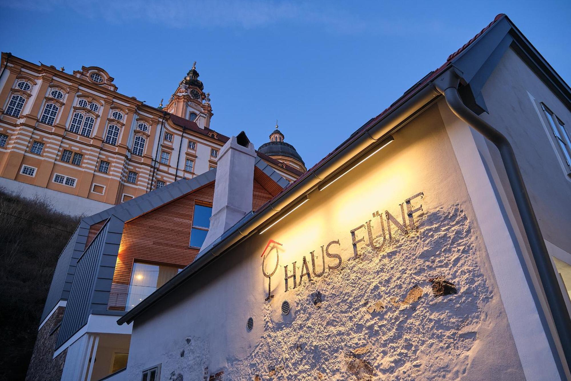 Haus Fuenf Mit 2 Apartments Und Studio-Loft Mit Terrasse Melk Exterior foto